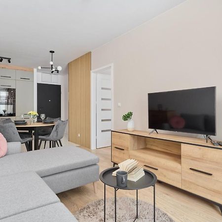 Nowoczesny Apartament Z Balkonem I Parkingiem W Centrum Wroclawia By Noclegi Renters Exterior foto